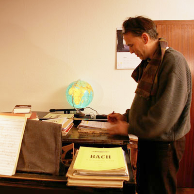 Uwe Rasmussen schreibend